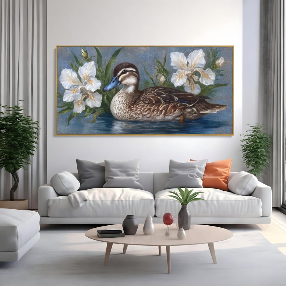 Tablou canvas cu tablou canvas cu rata si crini albi, in rama de aluminiu auriu, pe perete intr-un living
